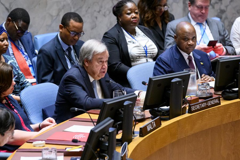 Katibu Mkuu wa Umoja wa Mataifa Antonio Guterres (Kati) akizungumza katika mkutano wa Baraza la Usalama kwenye makao makuu ya Umoja wa Mataifa mjini New York, Mei 23, 2024. (Loey Felipe/Picha ya Umoja wa Mataifa/ Xinhua)